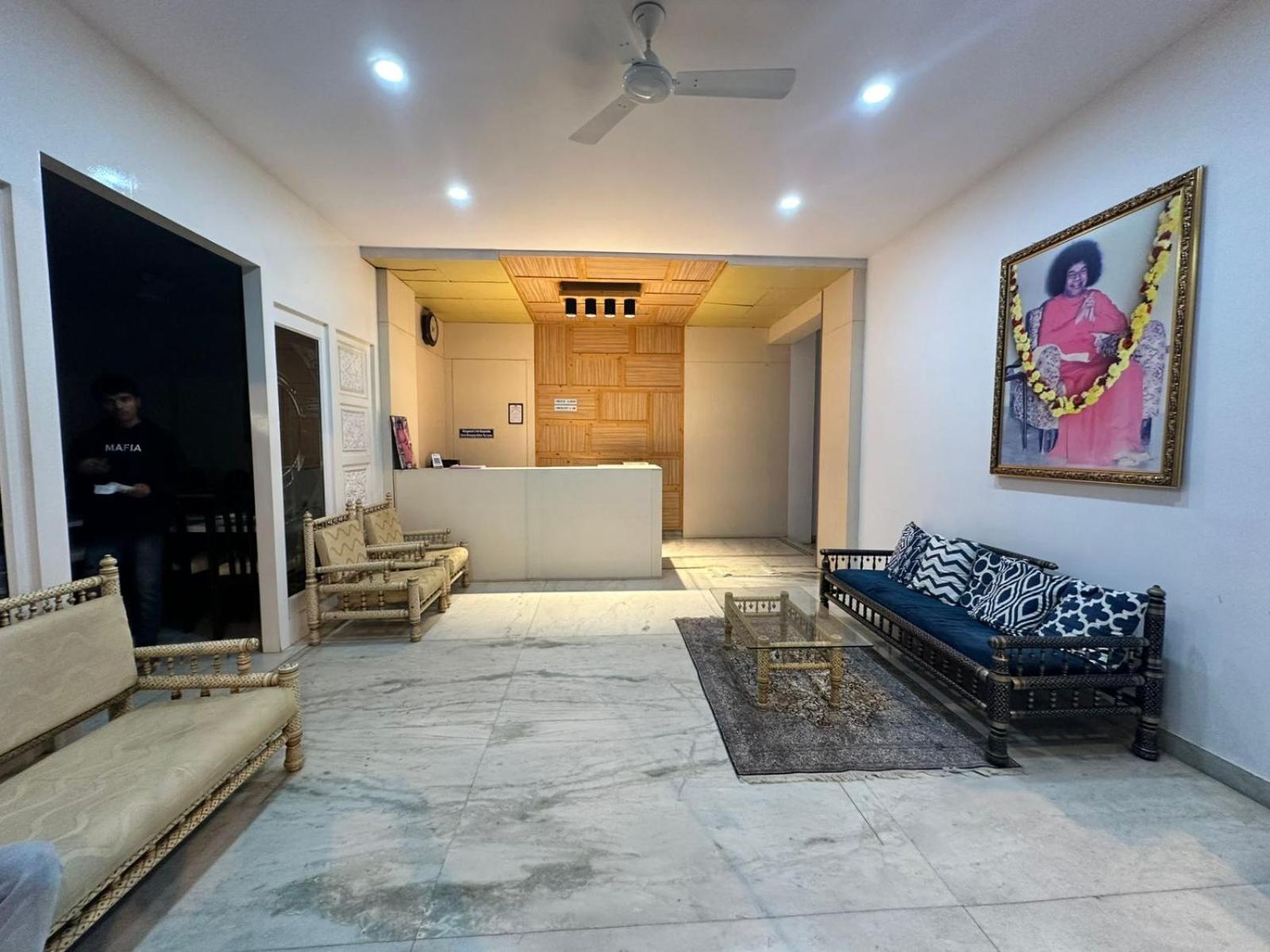 Hotel Sri Sathya Sai Bangalore Ngoại thất bức ảnh