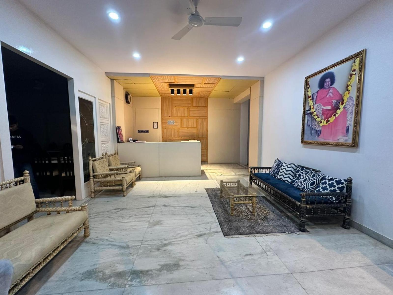 Hotel Sri Sathya Sai Bangalore Ngoại thất bức ảnh